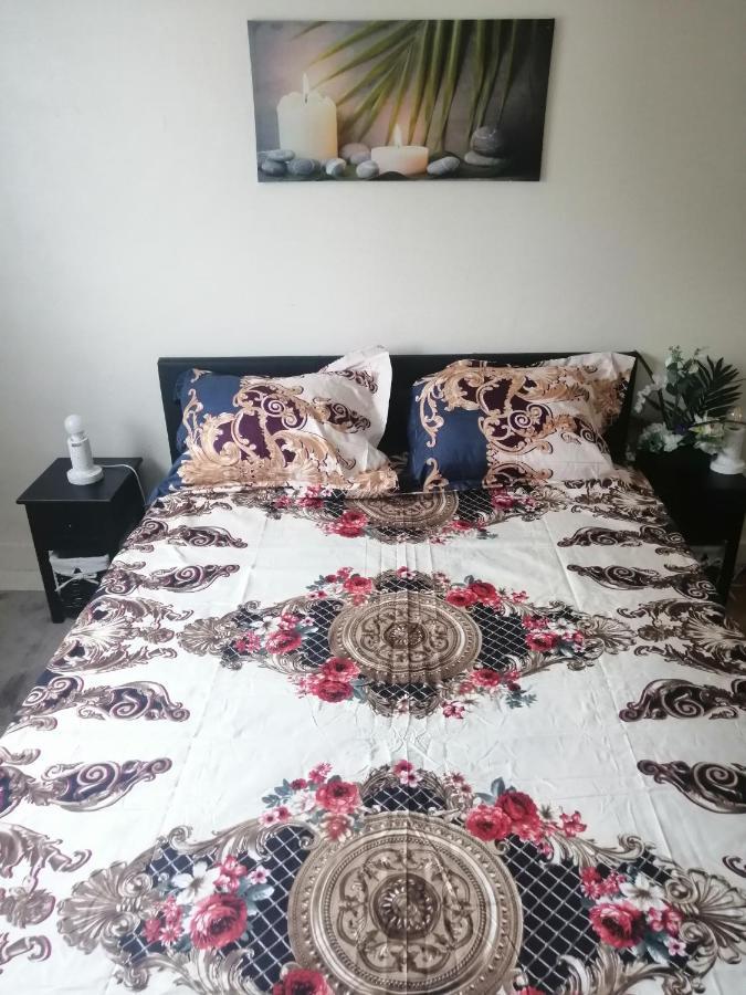 Chambre Dans Appartement A Niort Exteriör bild