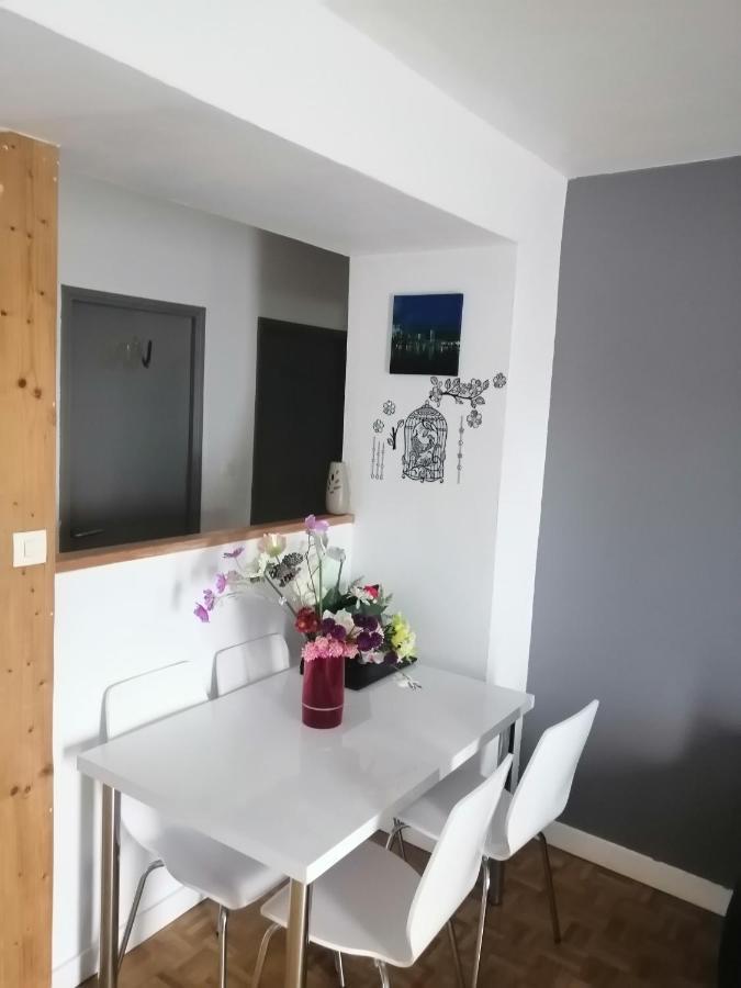 Chambre Dans Appartement A Niort Exteriör bild
